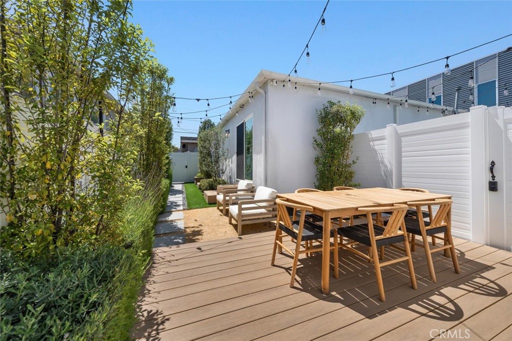 1430 Bonnie Brae