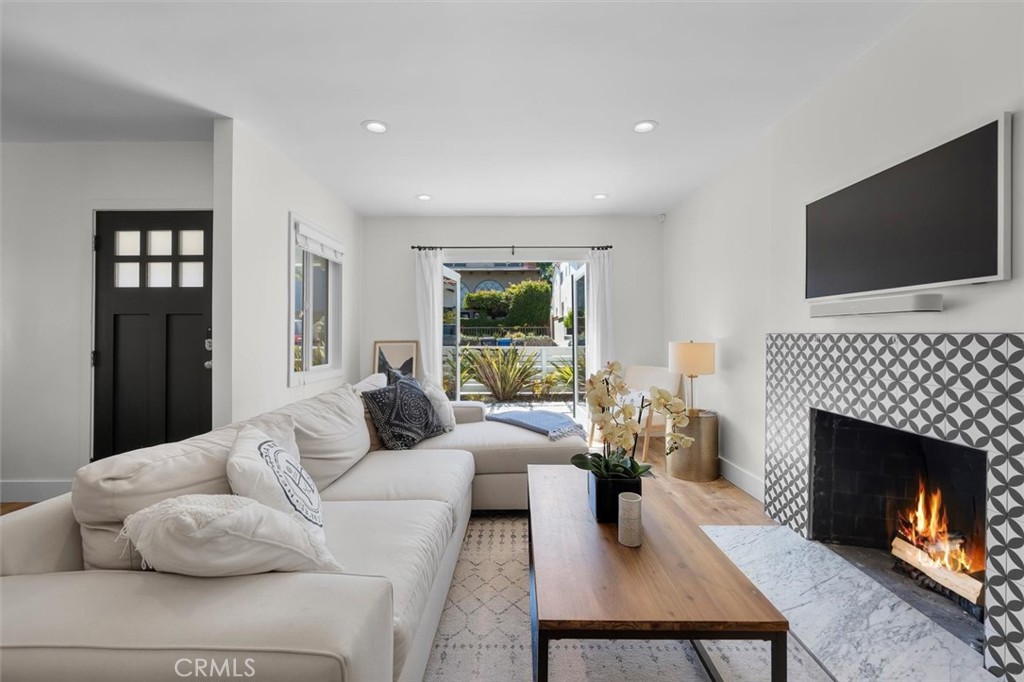 1430 Bonnie Brae