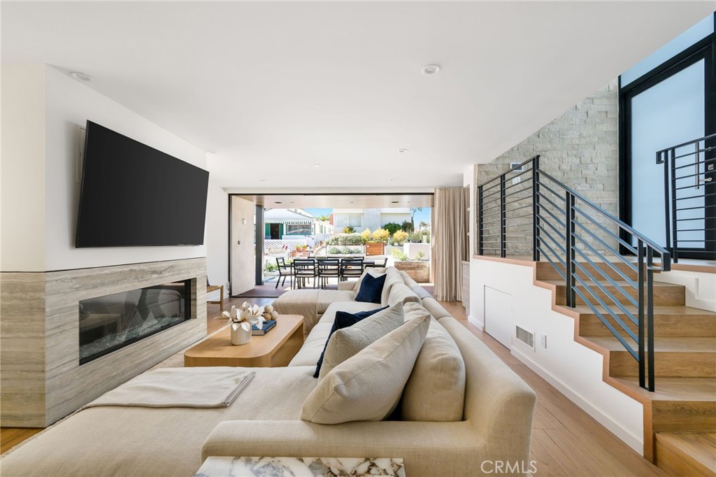 232 6th Street