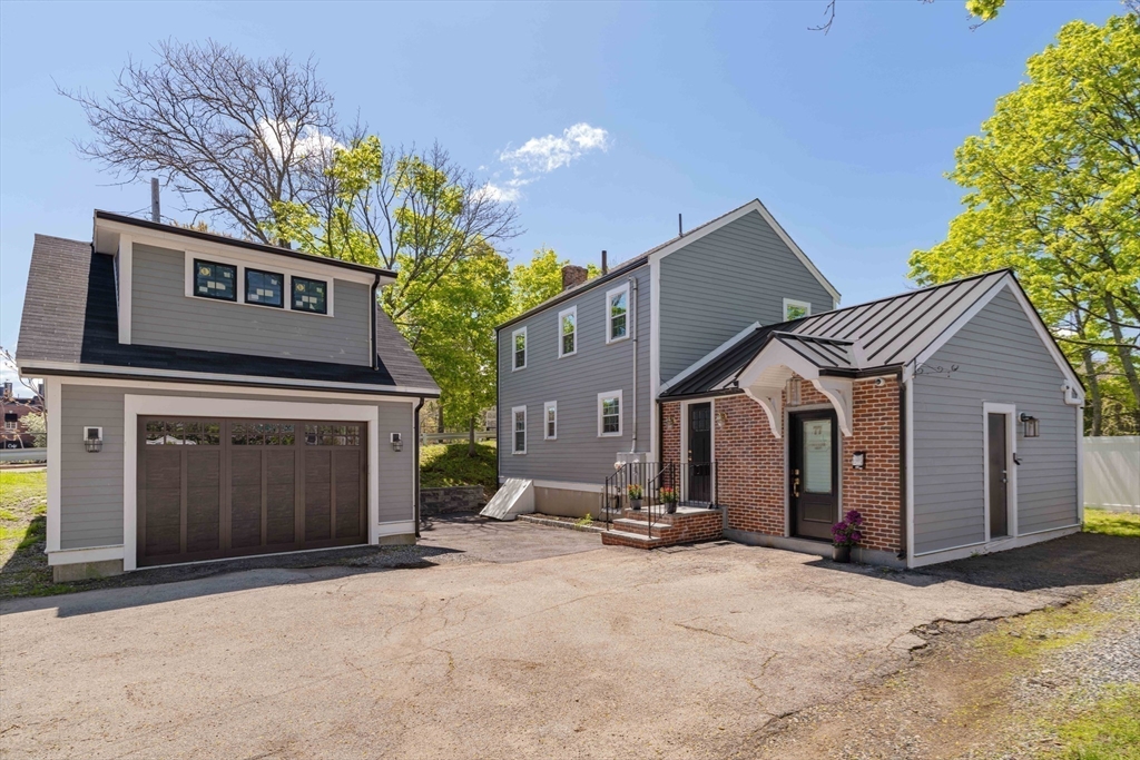 77 Willard Street