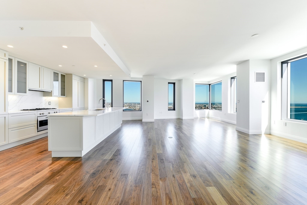 110 Sudbury Street # 3704