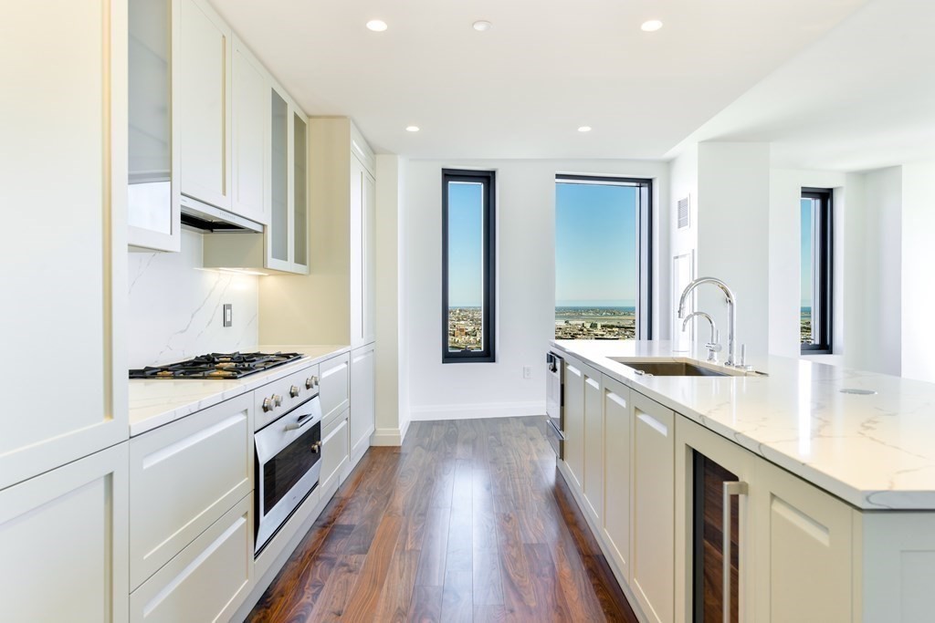 110 Sudbury Street # 3704