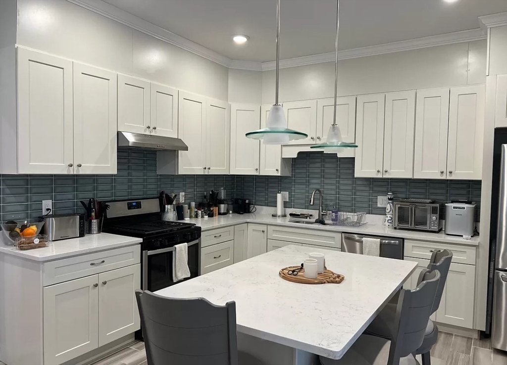 44 Woodward St # 1