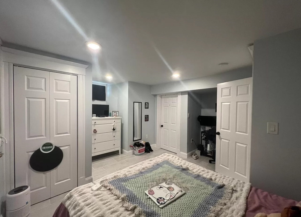 44 Woodward St # 1