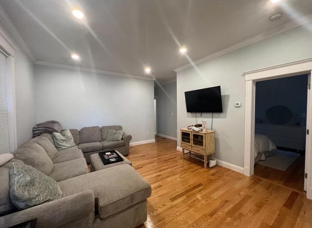 44 Woodward St # 1