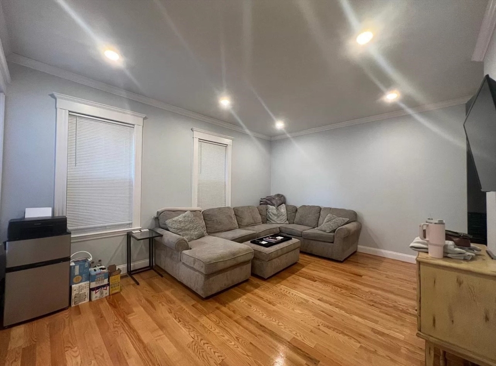 44 Woodward St # 1