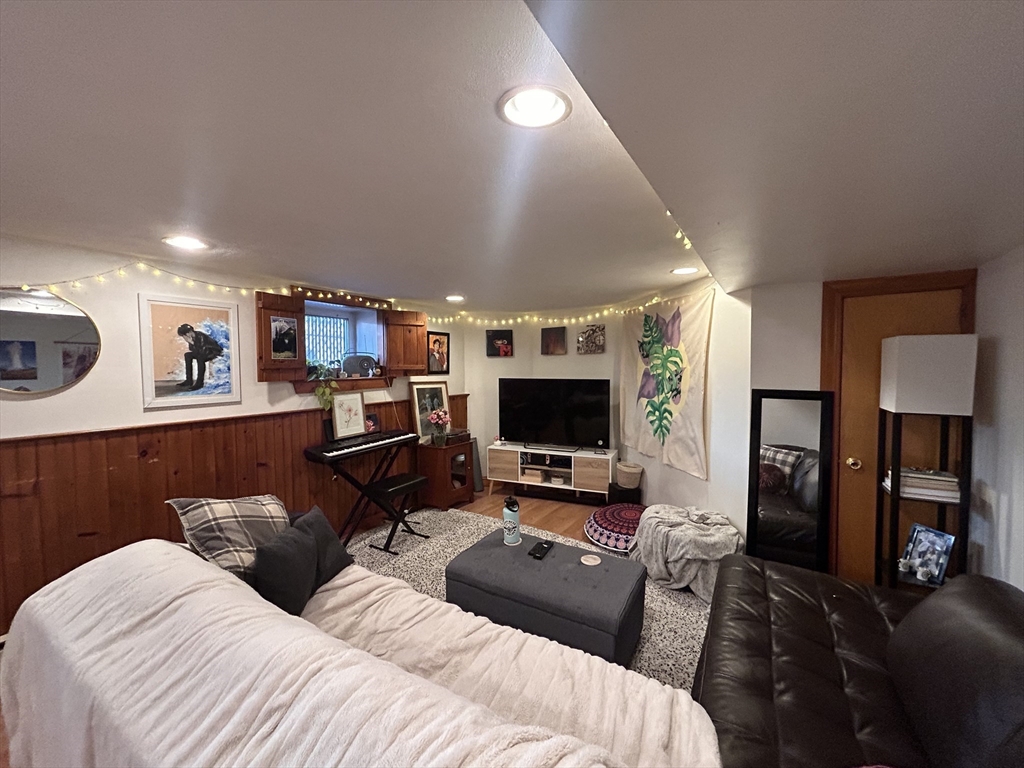 92 Wallingford Rd # B