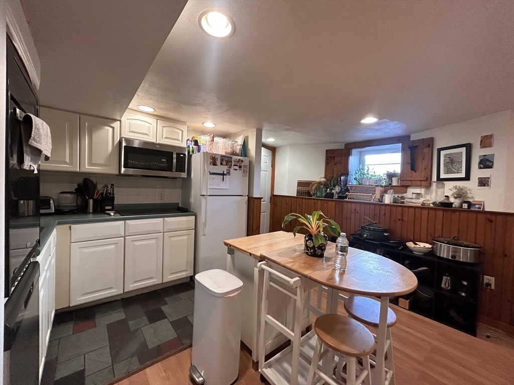 92 Wallingford Rd # B