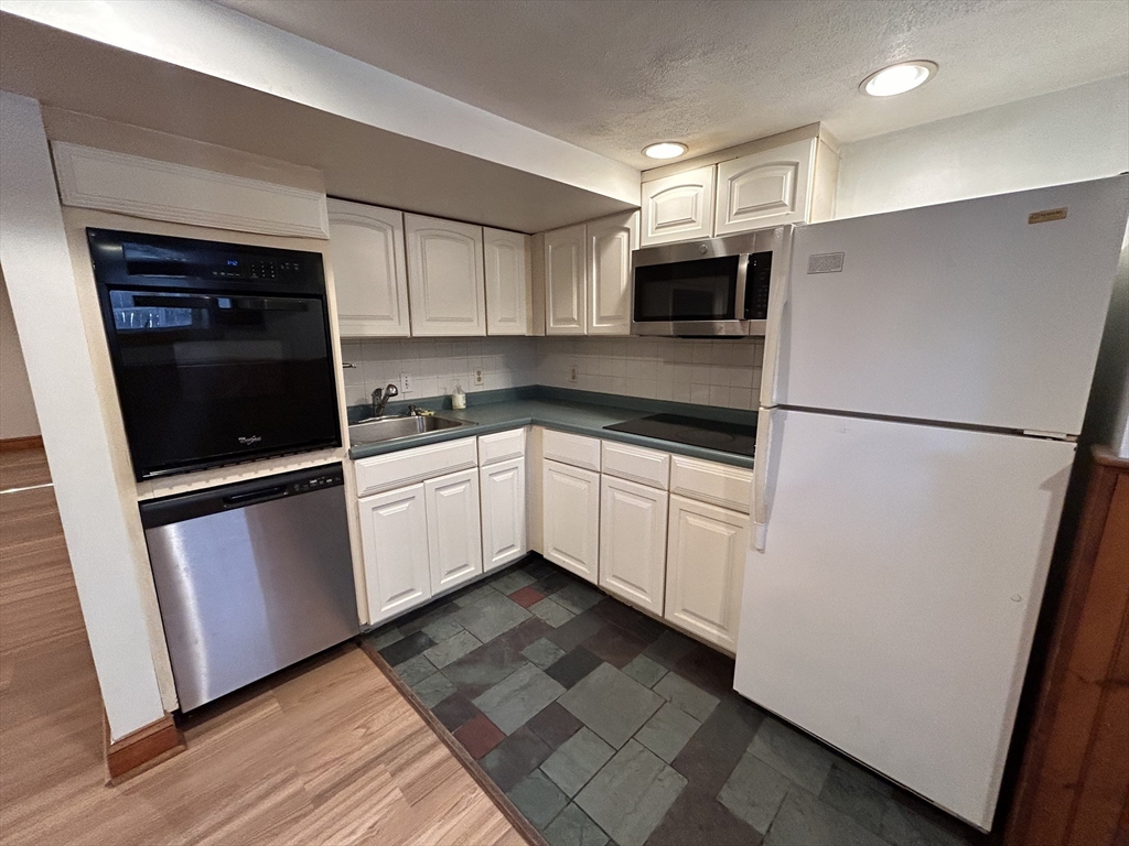92 Wallingford Rd # B