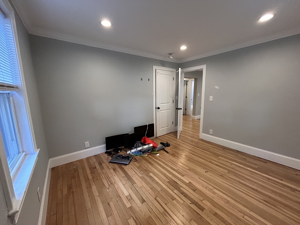 113 Highland Ave Unit: -