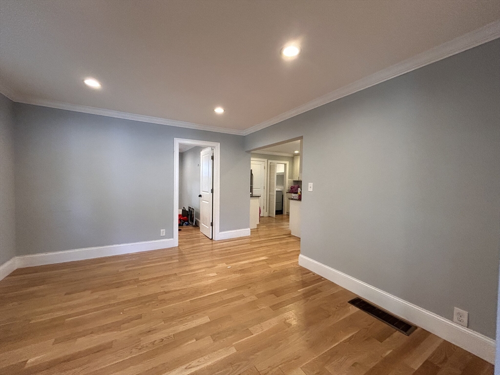 113 Highland Ave Unit: -