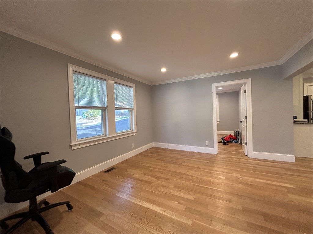 113 Highland Ave Unit: -