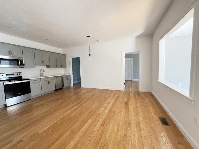 506 East St # 1