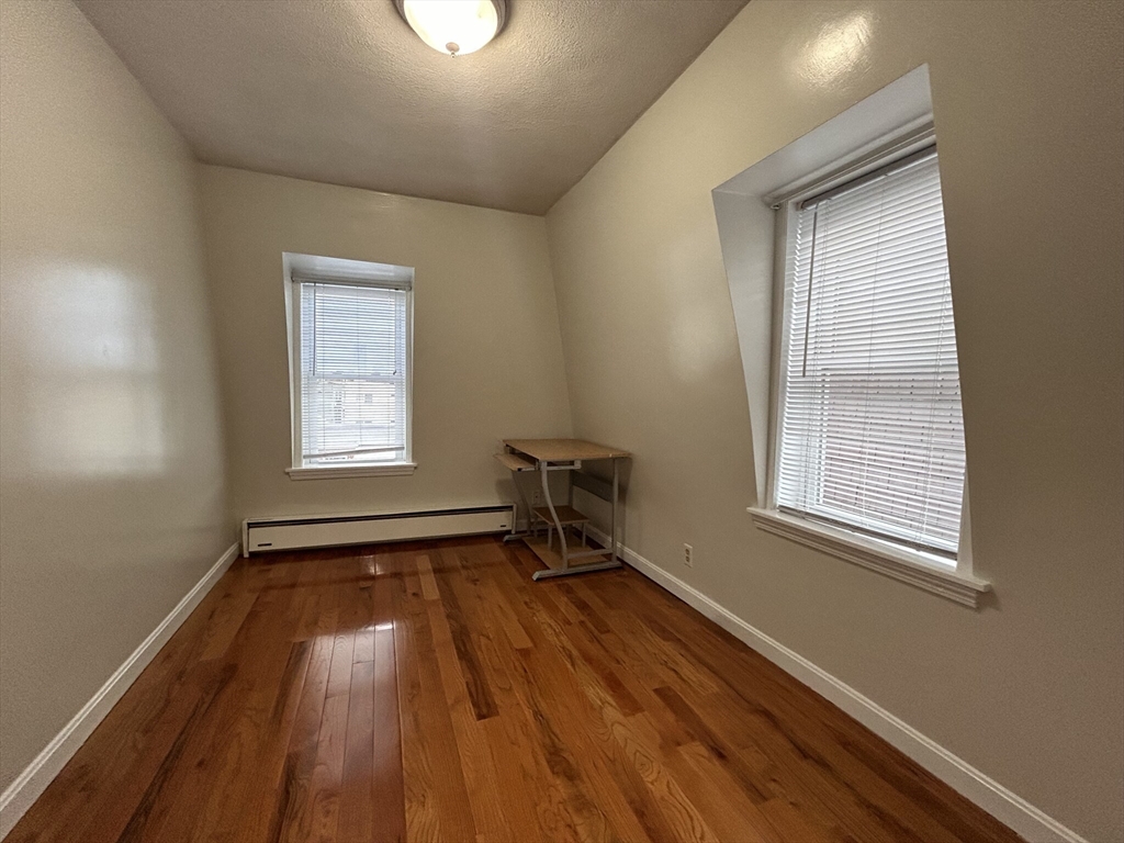 6 Jefferson St # 4