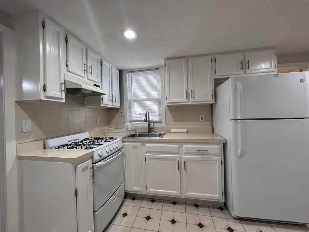 6 Jefferson St # 4