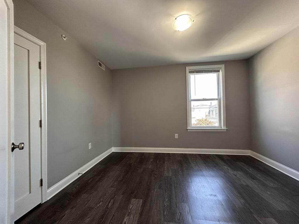 34 Crescent St # 3