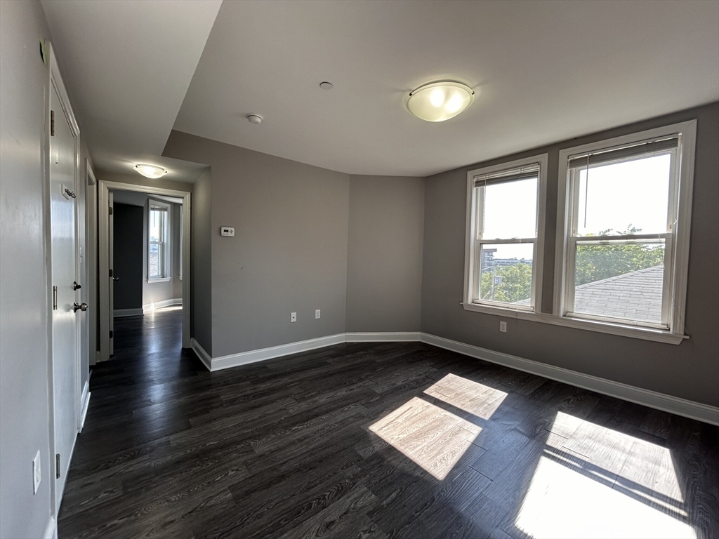 34 Crescent St # 3