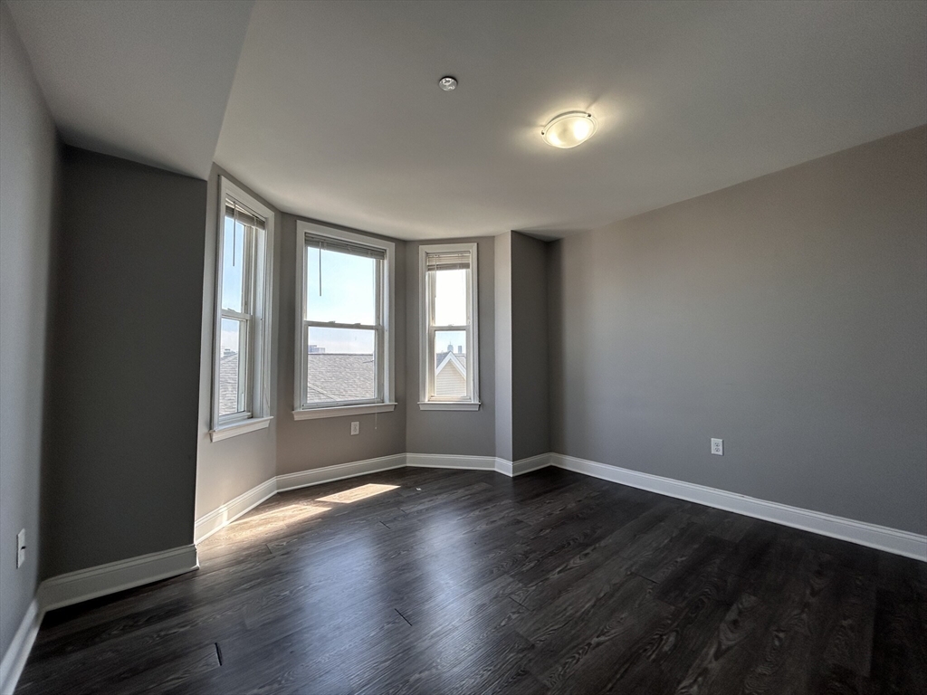 34 Crescent St # 3