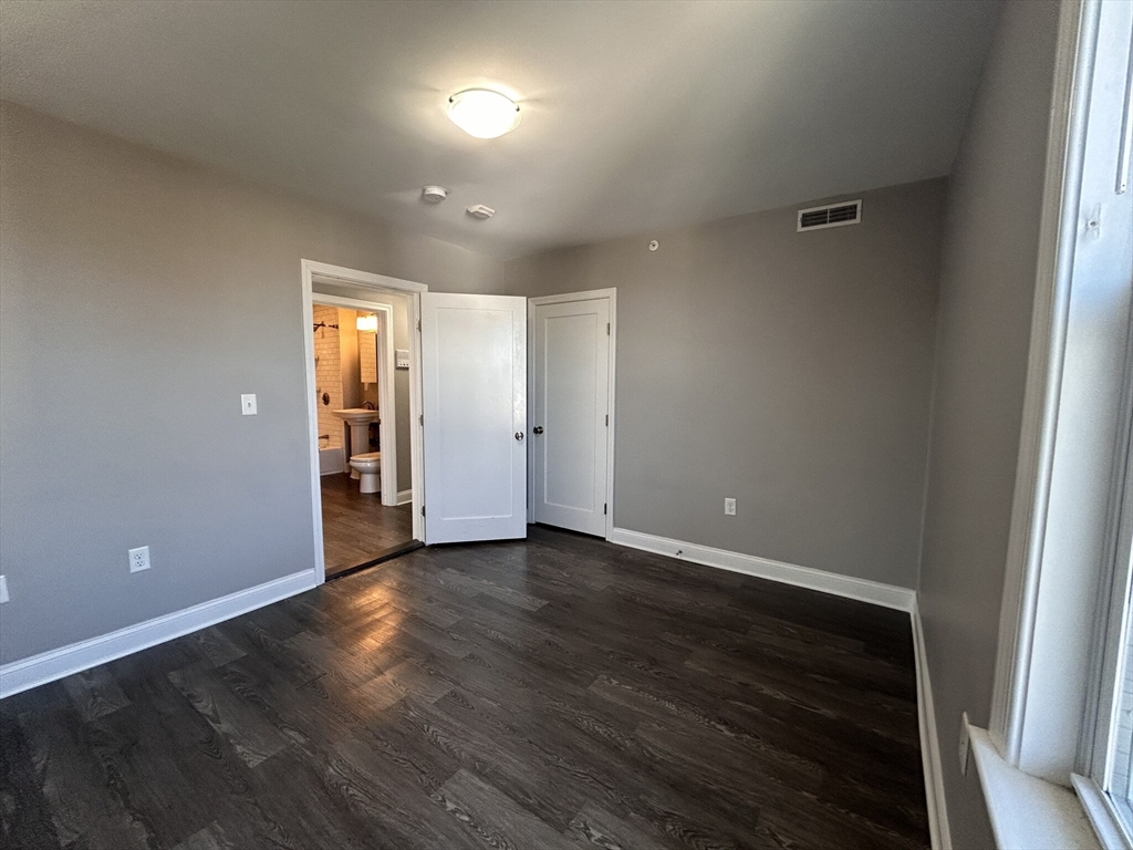 34 Crescent St # 3