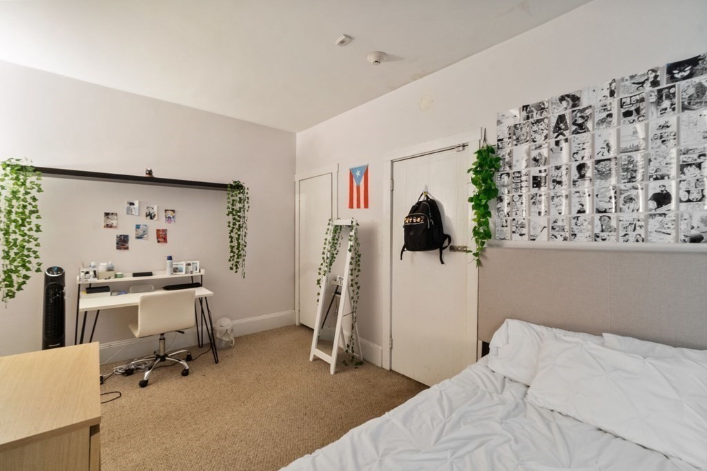 1157 Commonwealth Ave # 4