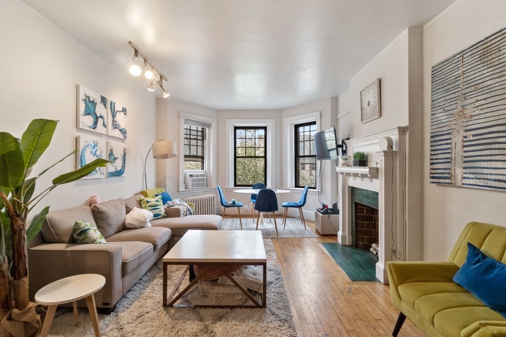 1157 Commonwealth Ave # 4