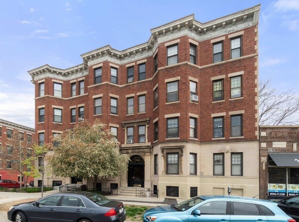 1157 Commonwealth Ave # 4