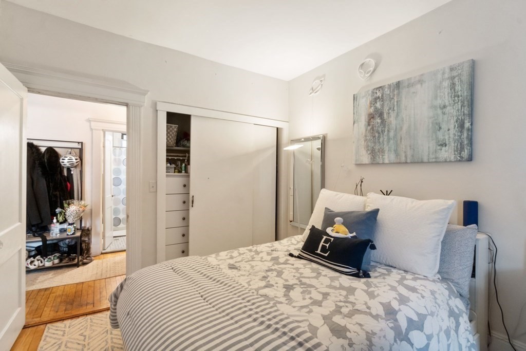 1157 Commonwealth Ave # 4