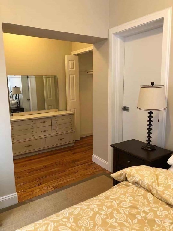 43 Park Vale Ave # 4