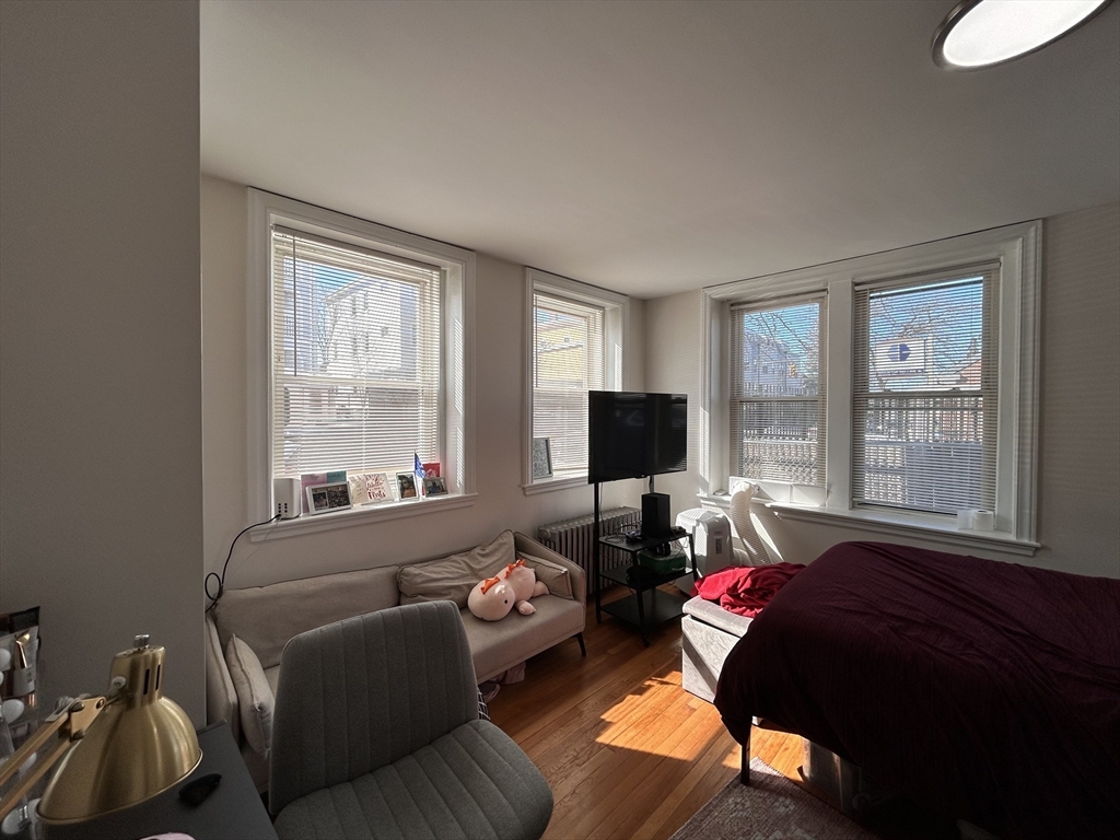 281 Highland Ave # 1B