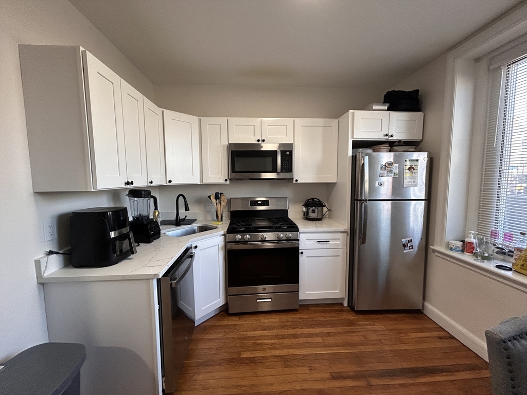 281 Highland Ave # 1B
