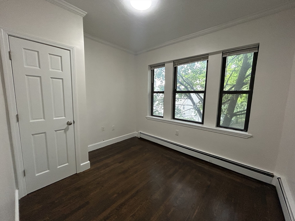 435 Walnut Ave # 3