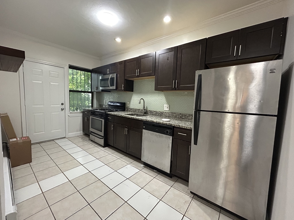 435 Walnut Ave # 3
