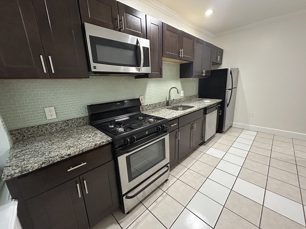 435 Walnut Ave # 3
