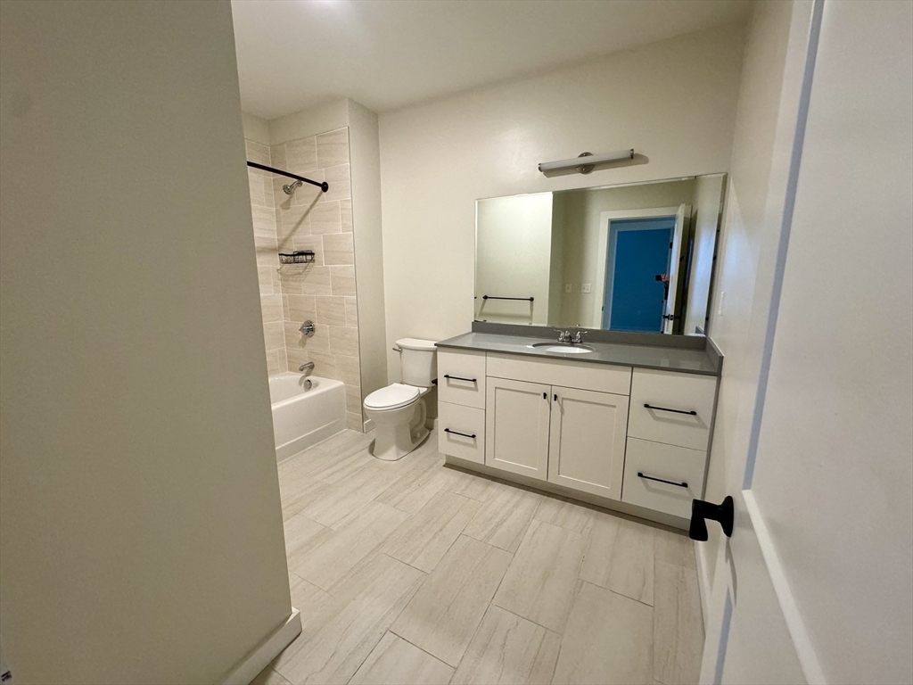 1301 Blue Hill Ave # 401