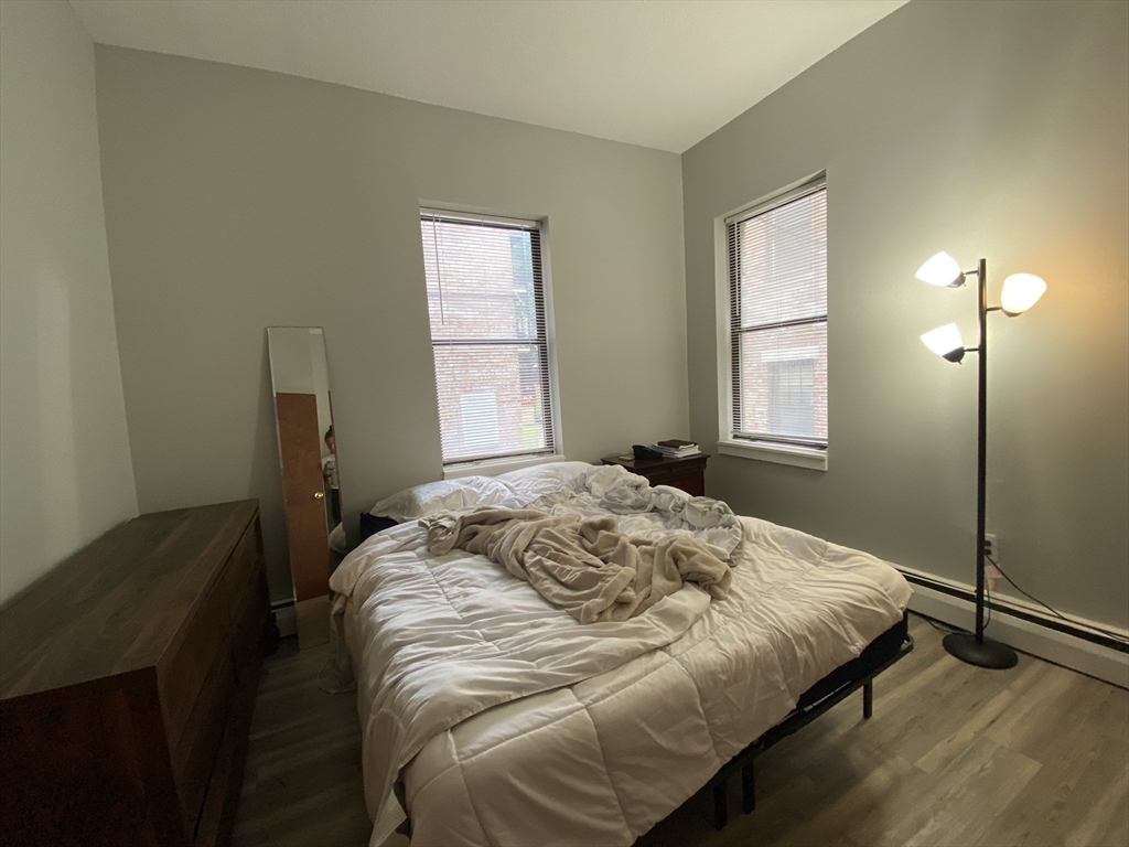 1880 Commonwealth Ave # 4