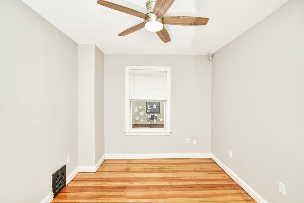 109 Walnut St # 5