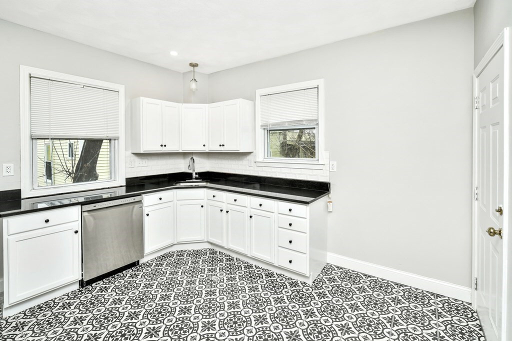 109 Walnut St # 5