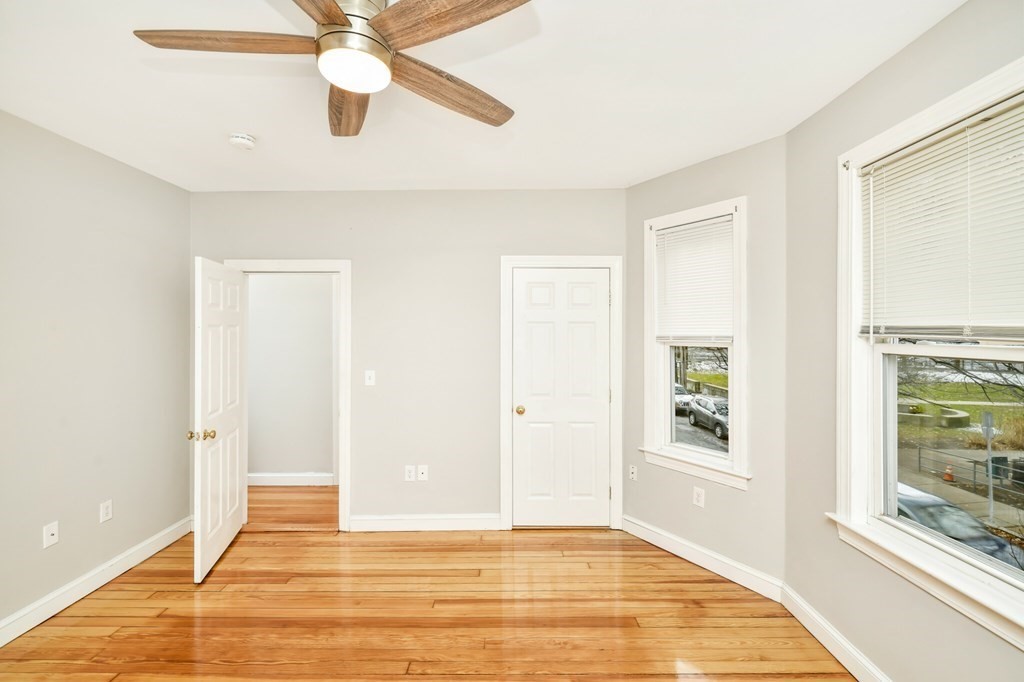 109 Walnut St # 5