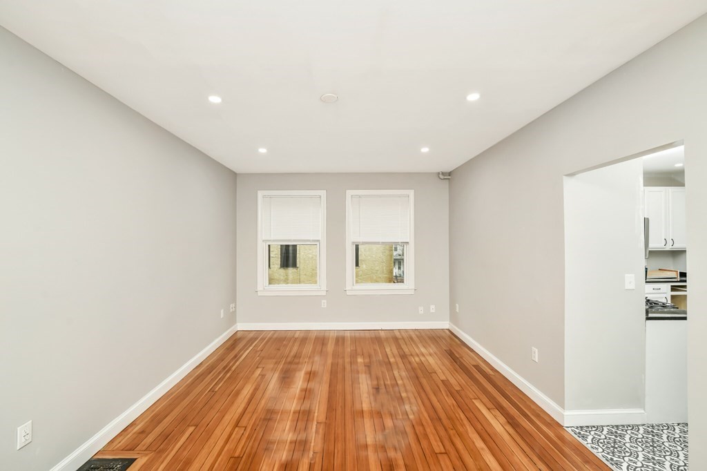 109 Walnut St # 5