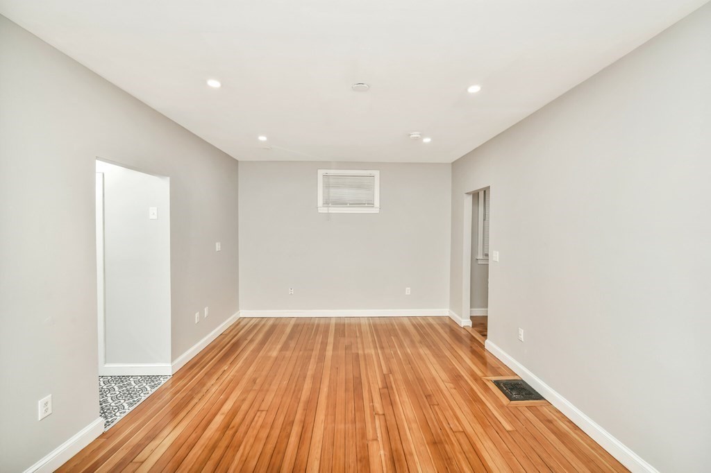 109 Walnut St # 5