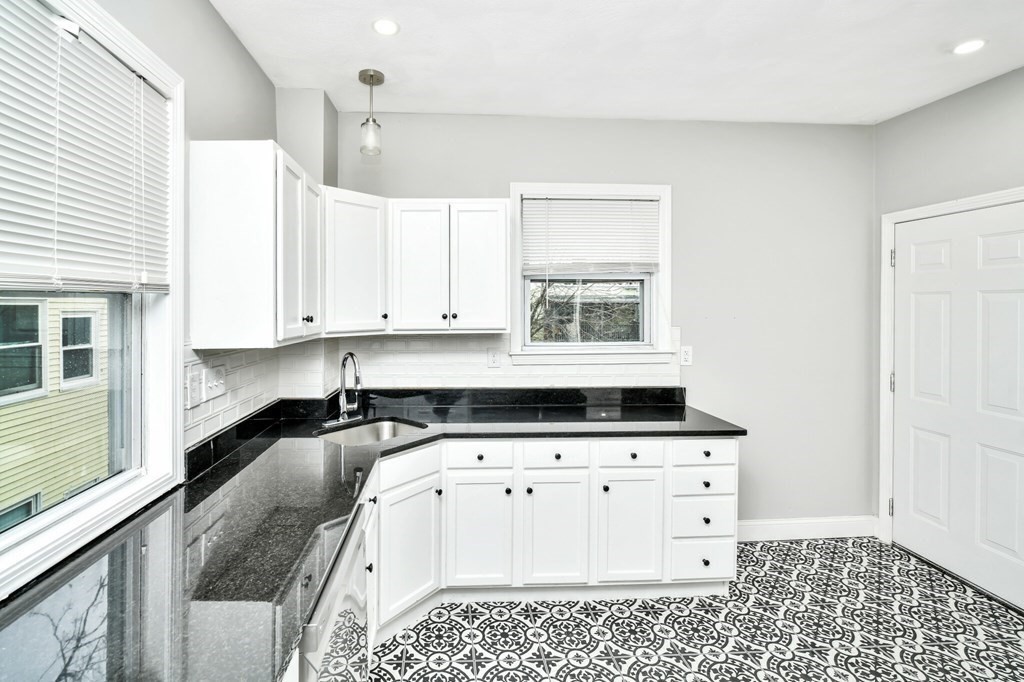 109 Walnut St # 5
