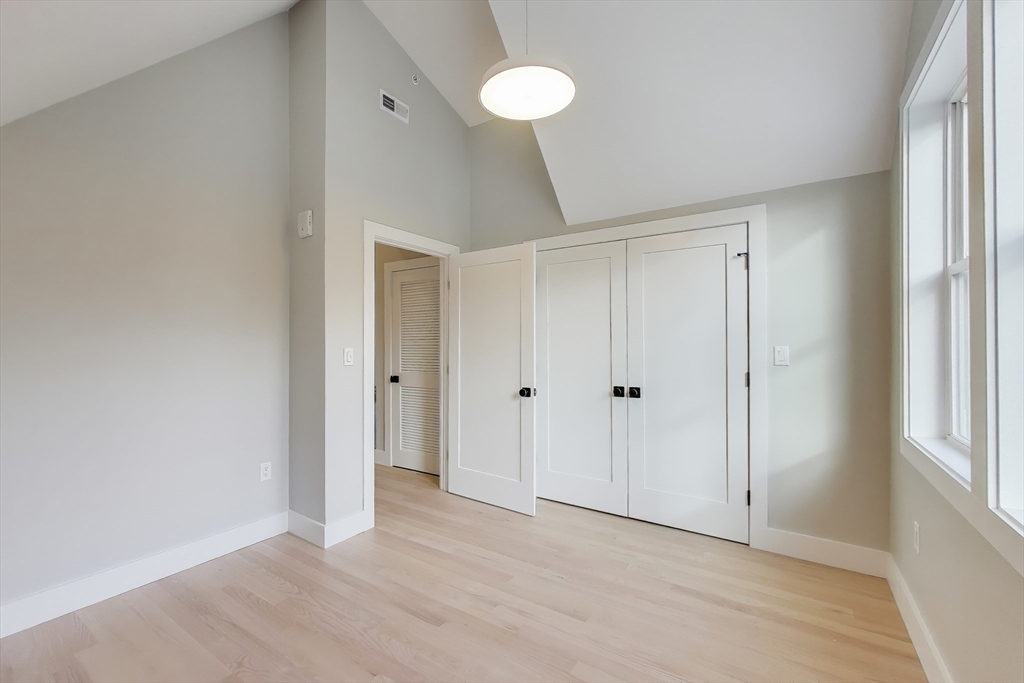 2195 Dorchester Ave # 3