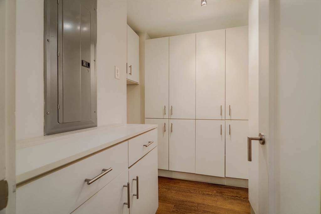 92 Waltham St # 1A