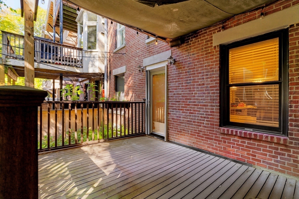 92 Waltham St # 1A