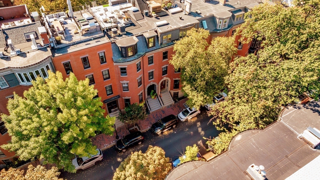 92 Waltham St # 1A
