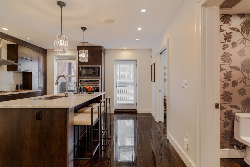 92 Waltham St # 1A