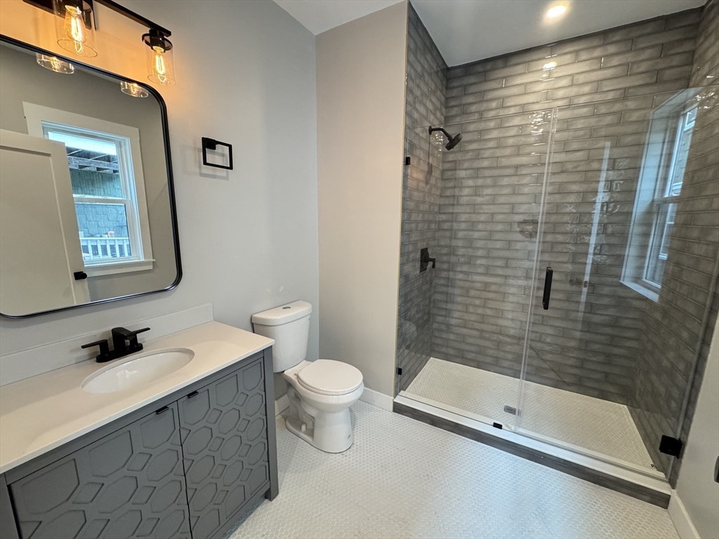 272 E Cottage St # 3