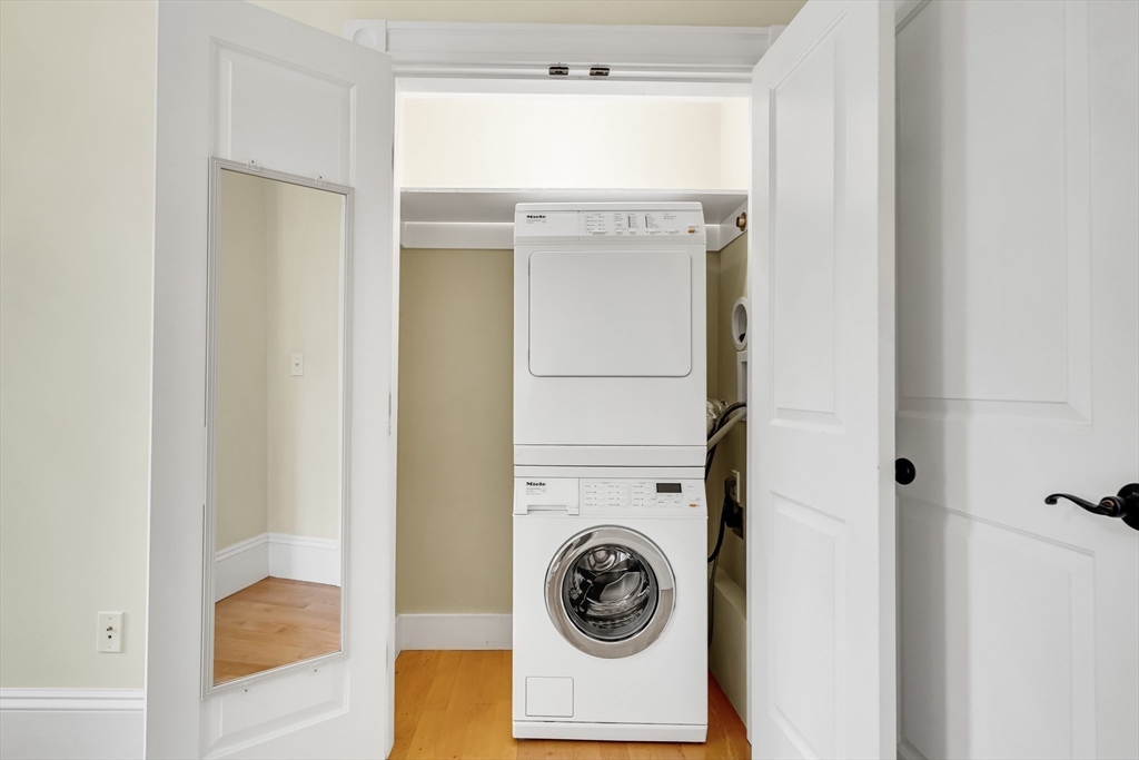 303 Broadway # 1R