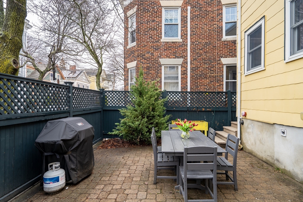 303 Broadway # 1R