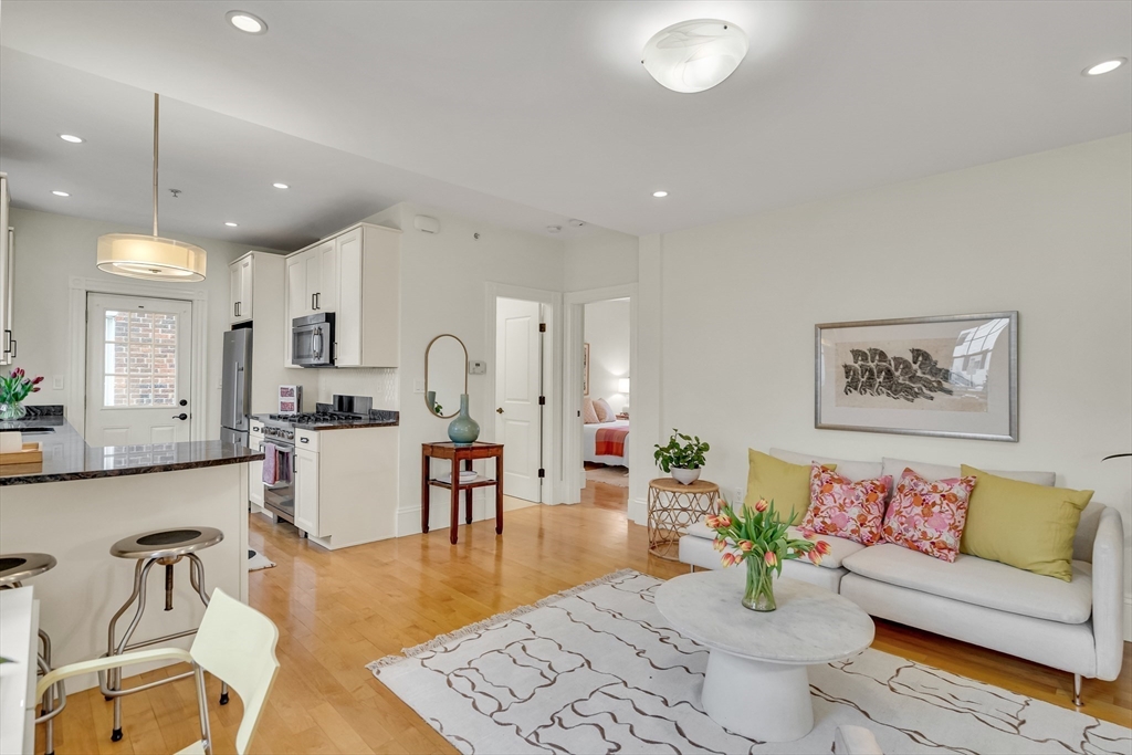 303 Broadway # 1R